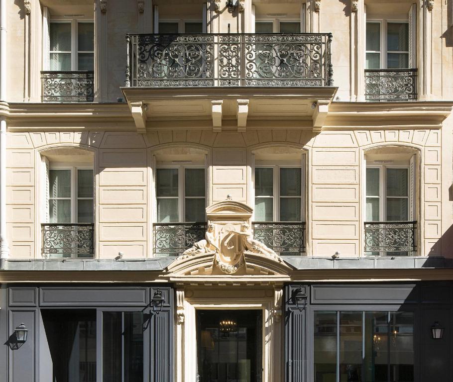 Les Plumes Hotel Paris